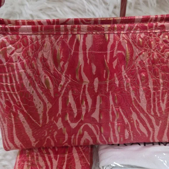 ❤🔹️Brahmin 🔹️Coral LoreleiBeloved Melbourne Croc Embossed Bag + Passport Set